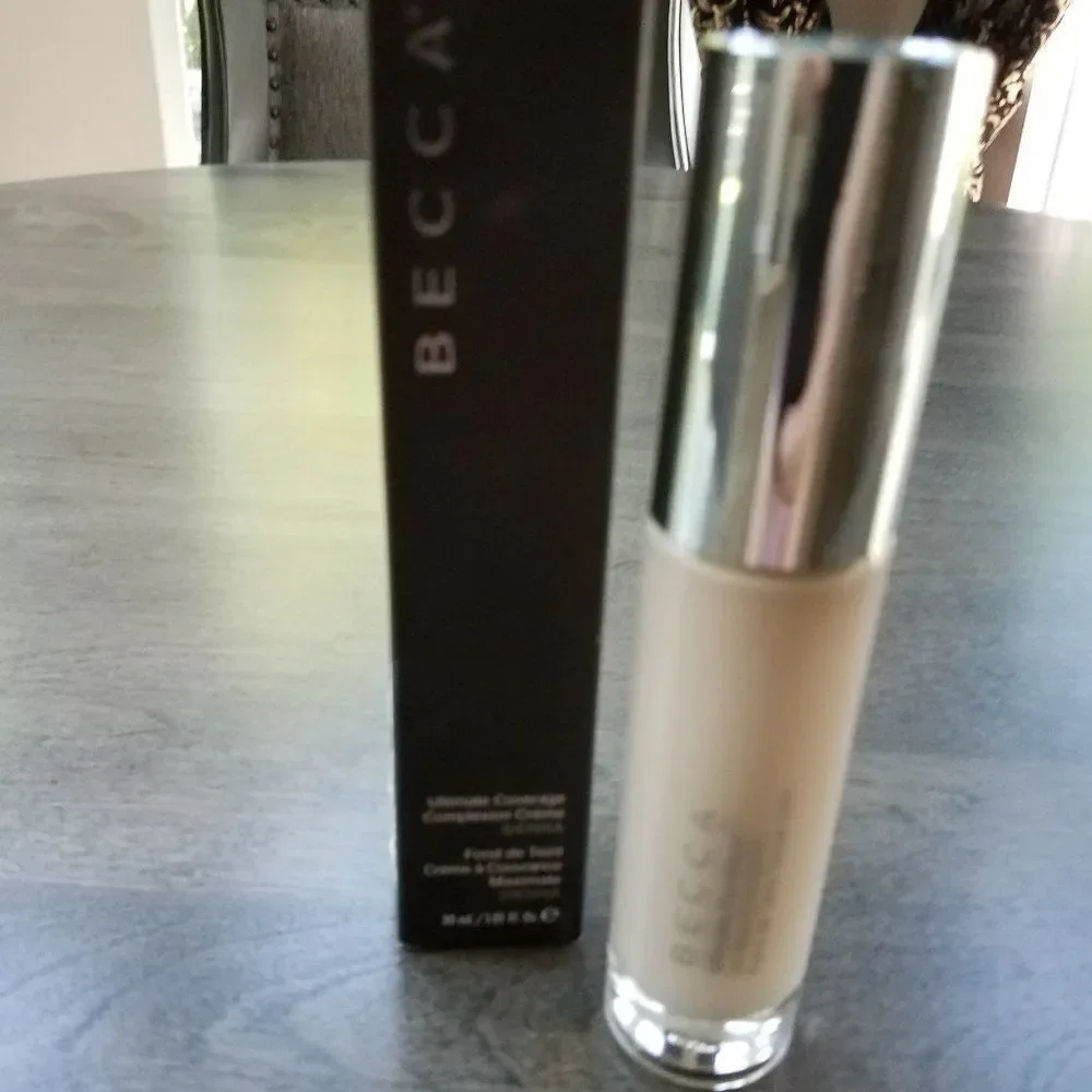 BECCA Ultimate Coverage 24 Hour Foundation NIB